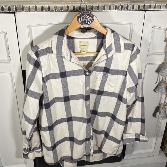 Gh bass white& black window pane check flannel. Womens us size large. - Picture 3 of 6